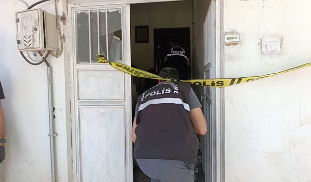 Polis Memuru Arkadaşının Evinde Ölü Bulundu