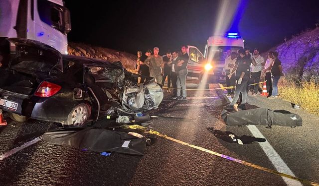 Şanlıurfa'da feci kaza: 2 kişi hayatını kaybetti, 6 kişi yaralandı