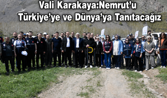 Bitlis Valisi Karakaya Çöp Toplayıp Temizlik Yaptı