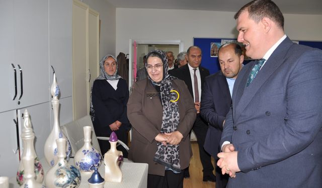 Mutki’de Halk Eğitim Merkezi Yıl Sonu Sergisi Yoğun İlgi Gördü