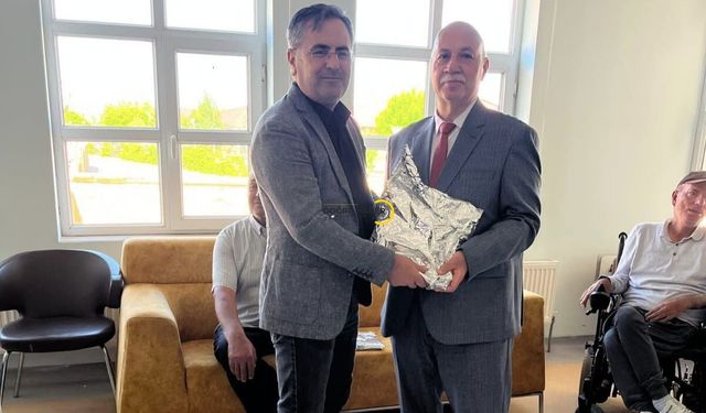 Babalar Gününde Ulu Çınarlara Anlamlı Ziyaret