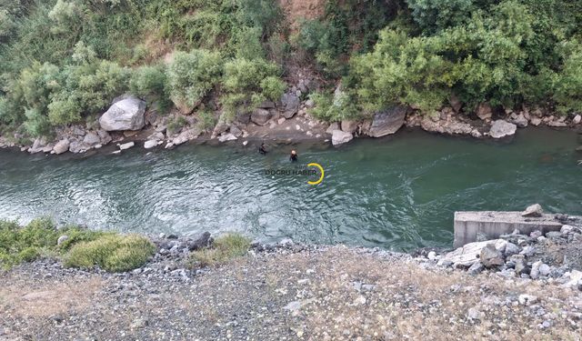 Mutki'de Suda Kaybolan 13 Yaşındaki Aziz Şeflek'i Arama Çalışmaları Sürüyor