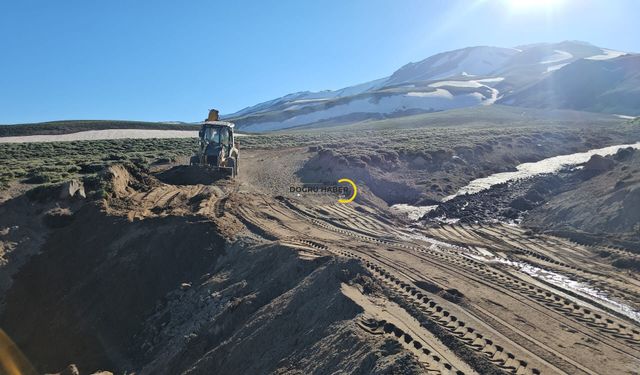 Süphan Dağı'na Ulaşımı Kolaylaştıran Yol Hamlesi