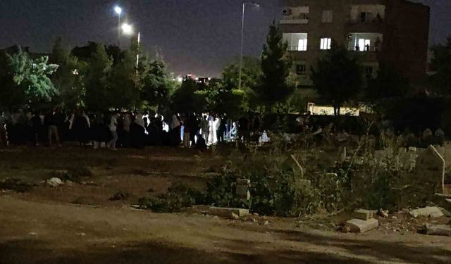 Batman'da Mezarlıkta Kanlı Saldırı: Baba, Oğlu Ve Yeğeni Hayatını Kaybetti