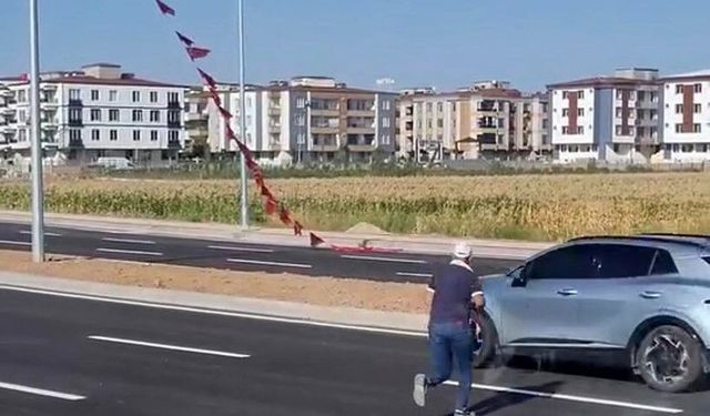 Batman'da Türk Bayrağına Duygulandıran Hassasiyet