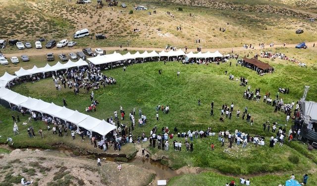 Çotla Festivali Binlerce Kişiyi Buluşturdu