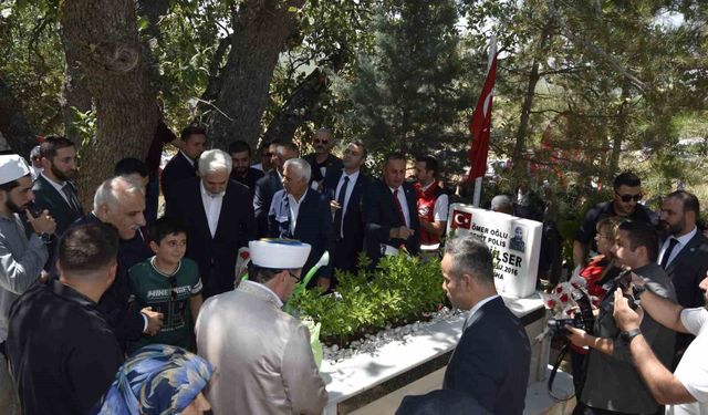 Dicle'de 15 Temmuz'da Şehitler Dualarla Anıldı