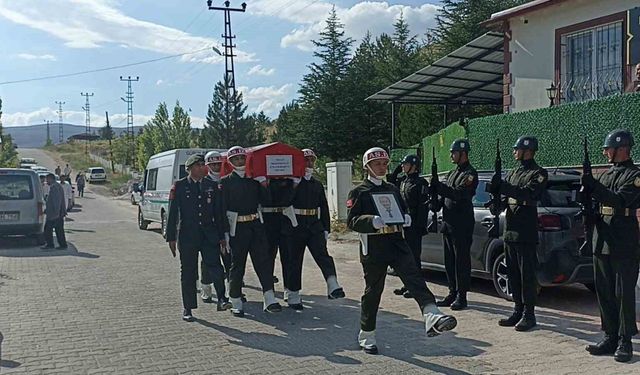 Emekli Astsubaya Son Askeri Veda