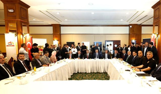 Erzurum'da Başarılı Gazeteciler Ödülleri Sahiplerini Buldu