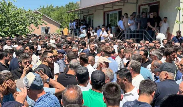 Göçükte hayatını kaybeden madenci son yolculuğuna uğurlandı