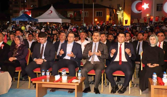 Hakkari'de 15 Temmuz Coşkusu Meydanlara Taştı