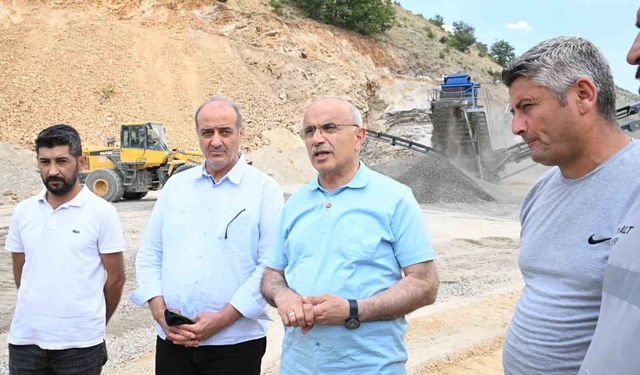 Malatya'da Mobil Konkasörlerle Yol Çalışmaları Hız Kazandı