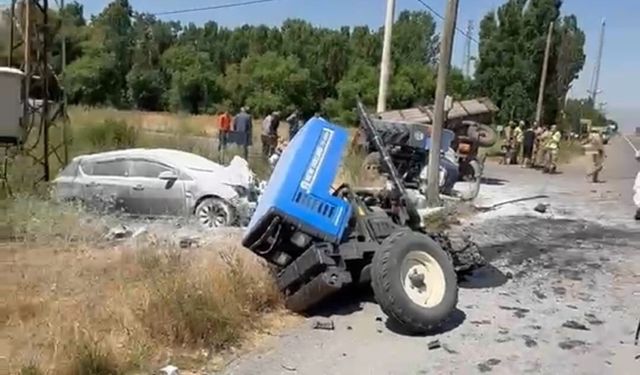 Muş'ta Traktör İle Otomobil Çarpıştı: 3 Yaralı