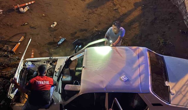 Osmaniye'de Otomobil Köprüden Kanala Düştü: 4 Kişi Yaralandı