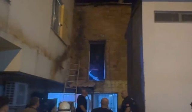 Restoran Bacasında Çıkan Yangın Paniğe Neden Oldu