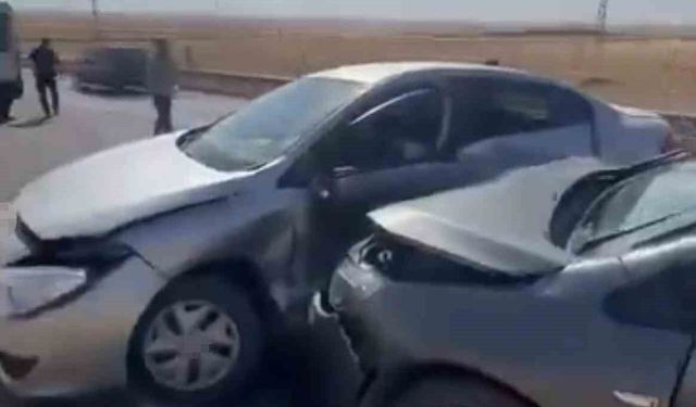 Silvan'da İki Otomobil Çarpıştı: 2 Yaralı
