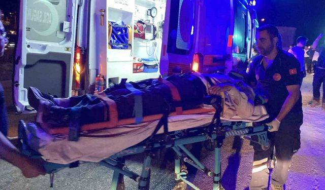 Tofaş Tırın Dorsesine Çarptı: 5 Yaralı