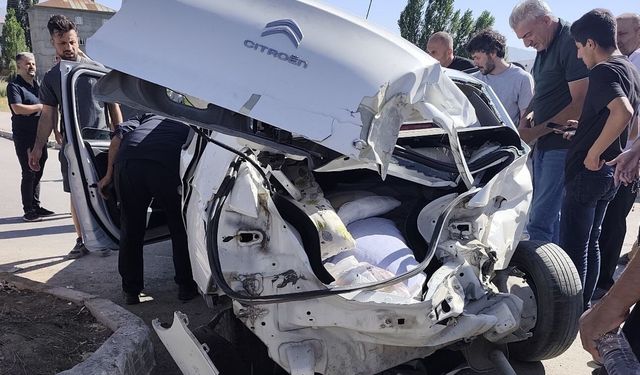 Yüksekova'da Peş Peşe Trafik Kazaları: 1 Ölü, 7 Yaralı