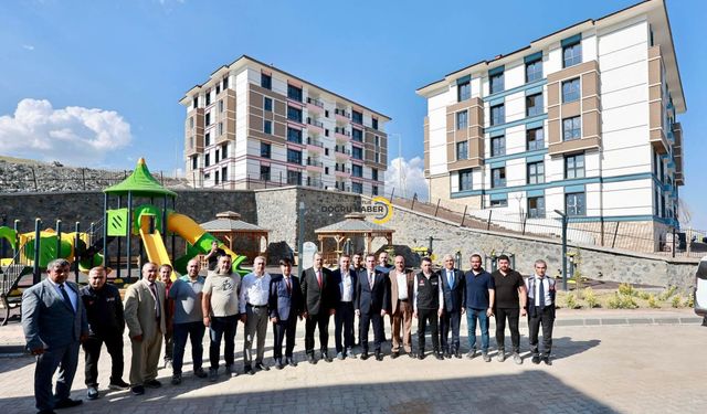 Vali Karakaya, Ahlat'ta Ahıskalı Türkleri İçin Yapılan TOKİ Konutlarını İnceledi