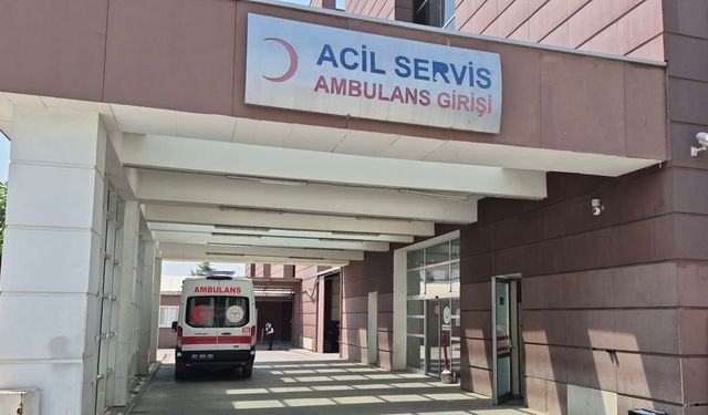 Adıyaman'da Çorba İçerken Fenalaştı, Hastanede Yaşam Savaşı Veriyor