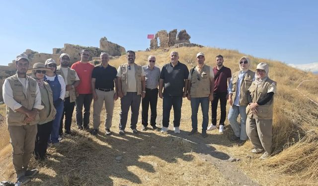 Bayburt Kalesi'nde 5 Bin Yıllık Eser Heyecanı