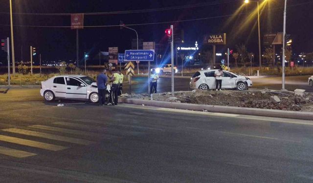 Diyarbakır’da İki Otomobil Çarpıştı: 7 Yaralı