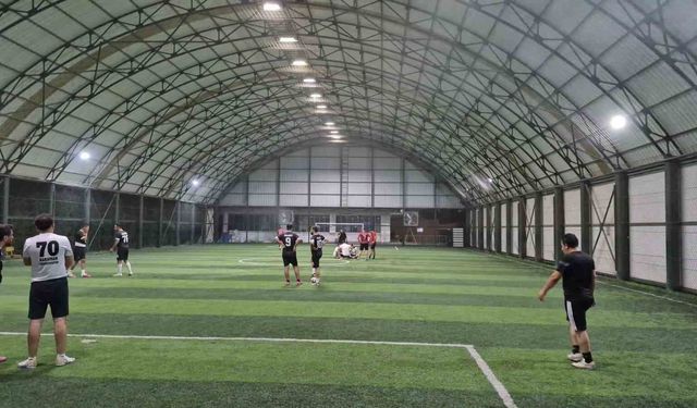 Halı Sahada Sıcakta Serin Futbol Dönemi