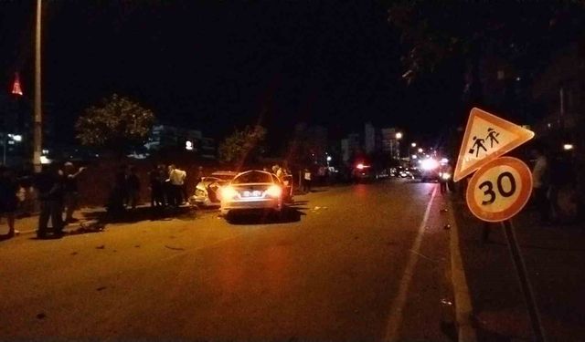 Kozan'da Zincirleme Kaza: 7 Yaralı, 3'ünün Durumu Ağır