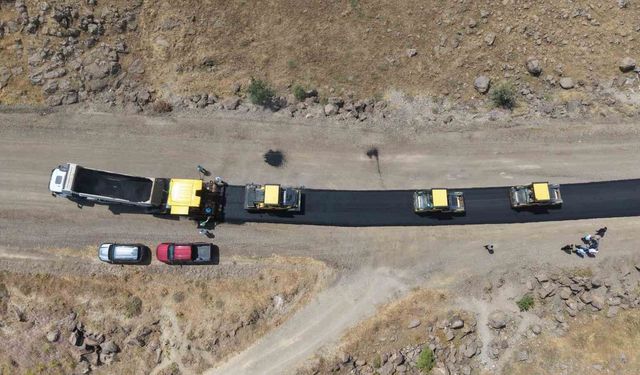 Muş’ta 100 Milyon TL’lik Yol Hamlesi