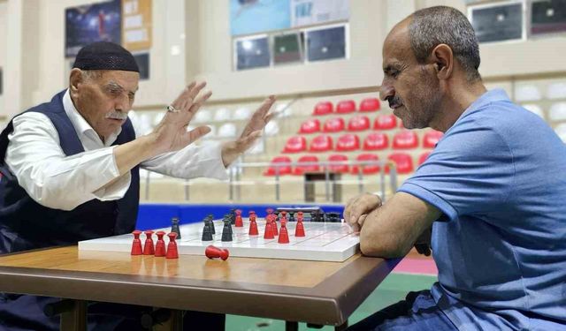 Muş'ta Dama Heyecanı Zirvede: 4 Ülkeden 116 Sporcu Yarışıyor