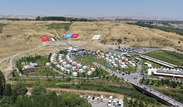 Tatvan ve Ahlat'ın nüfusu 2'ye katlandı