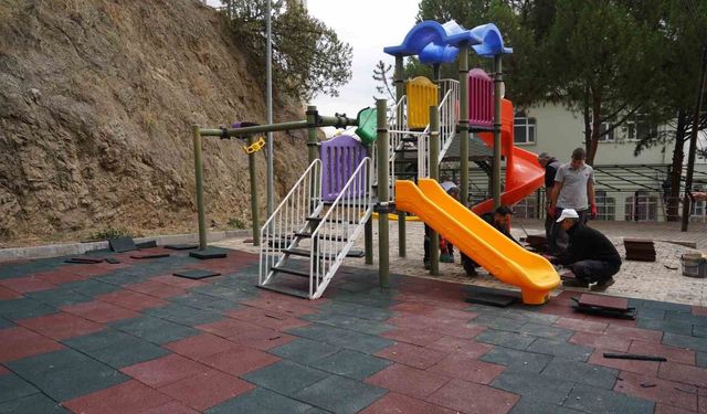 Bilecik’te Çocuk Parkları Yenileniyor