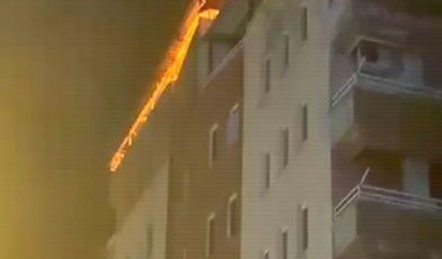 Diyarbakır’da Apartman Çatısında Yangın Paniği