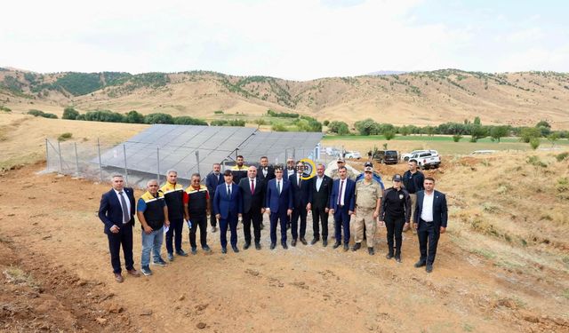 Vali Karakaya Hizan İçlikaval Köyü’nde İncelemelerde Bulundu