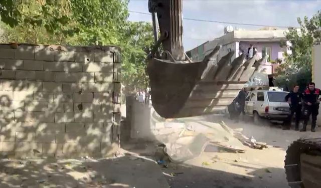Adıyaman’da Silahlı Kavga Sonrası Kaçak Yapılar Yıkıldı