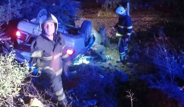 Kahta’da Otomobil Şarampole Yuvarlandı: 3 Yaralı