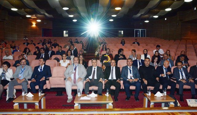 Dicle Üniversitesinde sağlık yönetiminin geleceği masaya yatırıldı