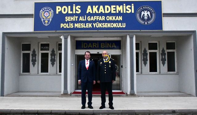Rektör Eronat, Polis Akademisinde Öğrencilerle Buluştu