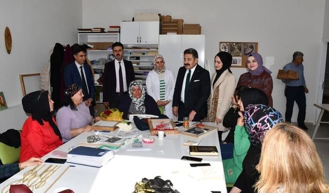 Kaymakam Özçelik’ten Kadınlara Anlamlı Ziyaret