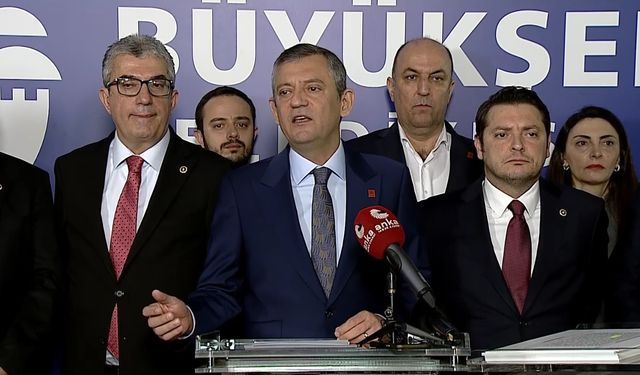Özel’den mitingleri yayınlamayan medyaya karşı boykot çağrısı