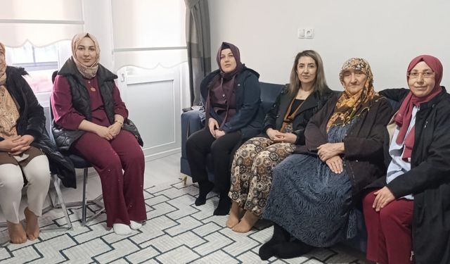 Bitlis AK Parti Kadın Kolları’ndan Bayramda Anlamlı Ziyaret