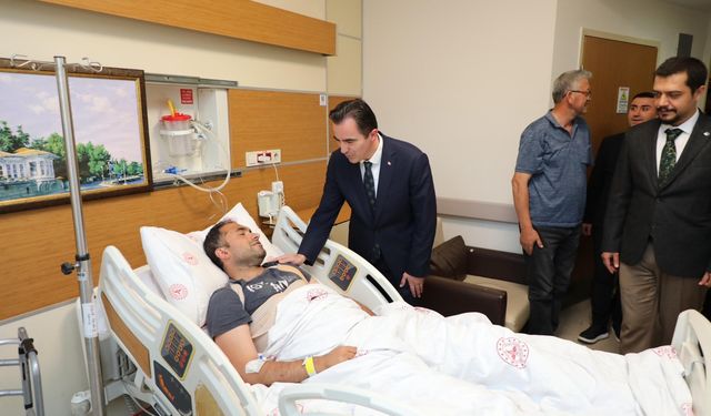 Vali Karakaya’dan kazada yaralanan polislere ziyaret