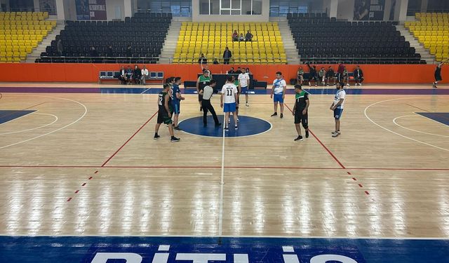 Bitlis’te Kurumlar arası Basketbol turnuvası başladı