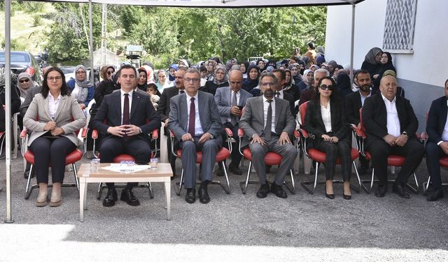 Bitlis’teki kurslarda üretilen el emekleri yılsonu sergisi ile görücüye çıktı