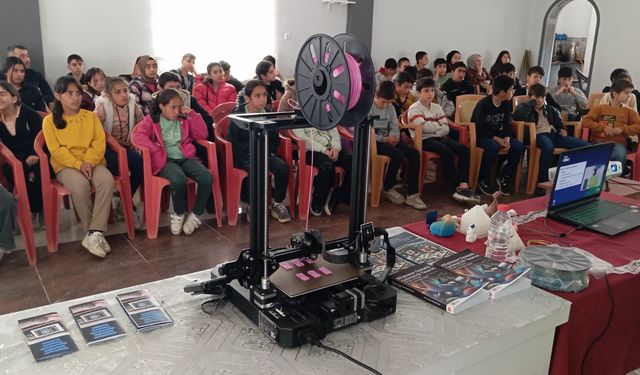 Köydeki öğrenciler için TÜBİTAK bilim söyleşisi düzenlendi