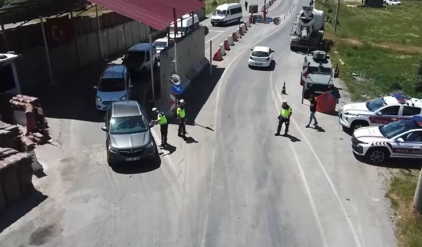 Bitlis’te karadan ve havadan trafik denetimi