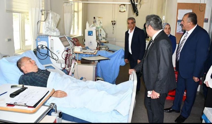 Kaymakam Nurhalil Özçelik’ten Onkoloji Hastanesi’ne Bayram Ziyareti