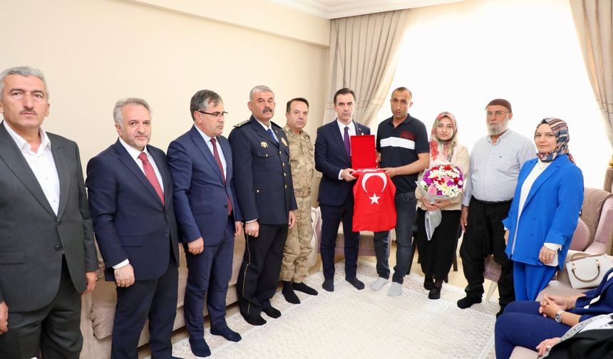 Vali Karakaya gazilerin bayramını kutladı