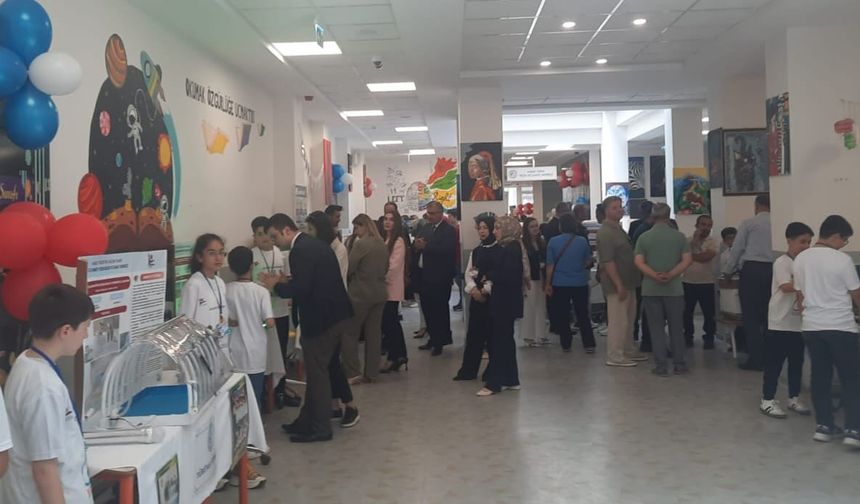 Bitlis’te Bilim ve Sanatın Gücü Sahneye Çıktı: TÜBİTAK Ödüllü Projeler ve Yaratıcı Atölyeler Büyük İlgi Gördü
