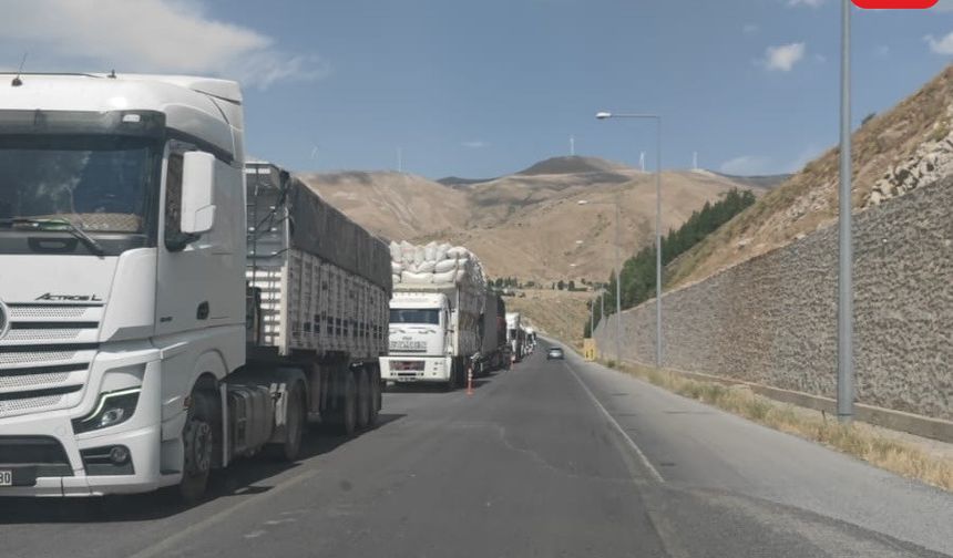 Bitlis'te Trafik Kabusu: 8 Ağustos Tüneli’nde Sorun, Kilometrelerce Araç Kuyruğu Oluştu